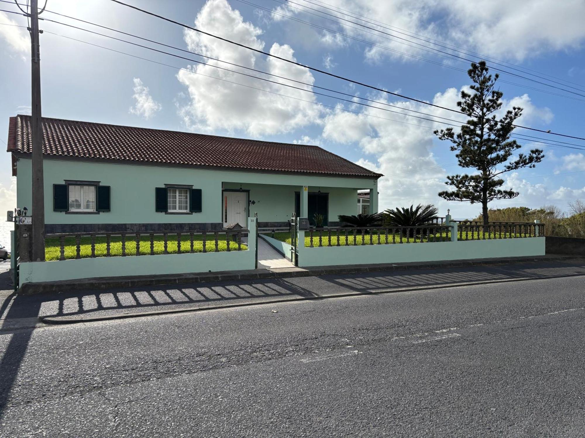Tropical House Ponta Delgada (Sao Miguel)